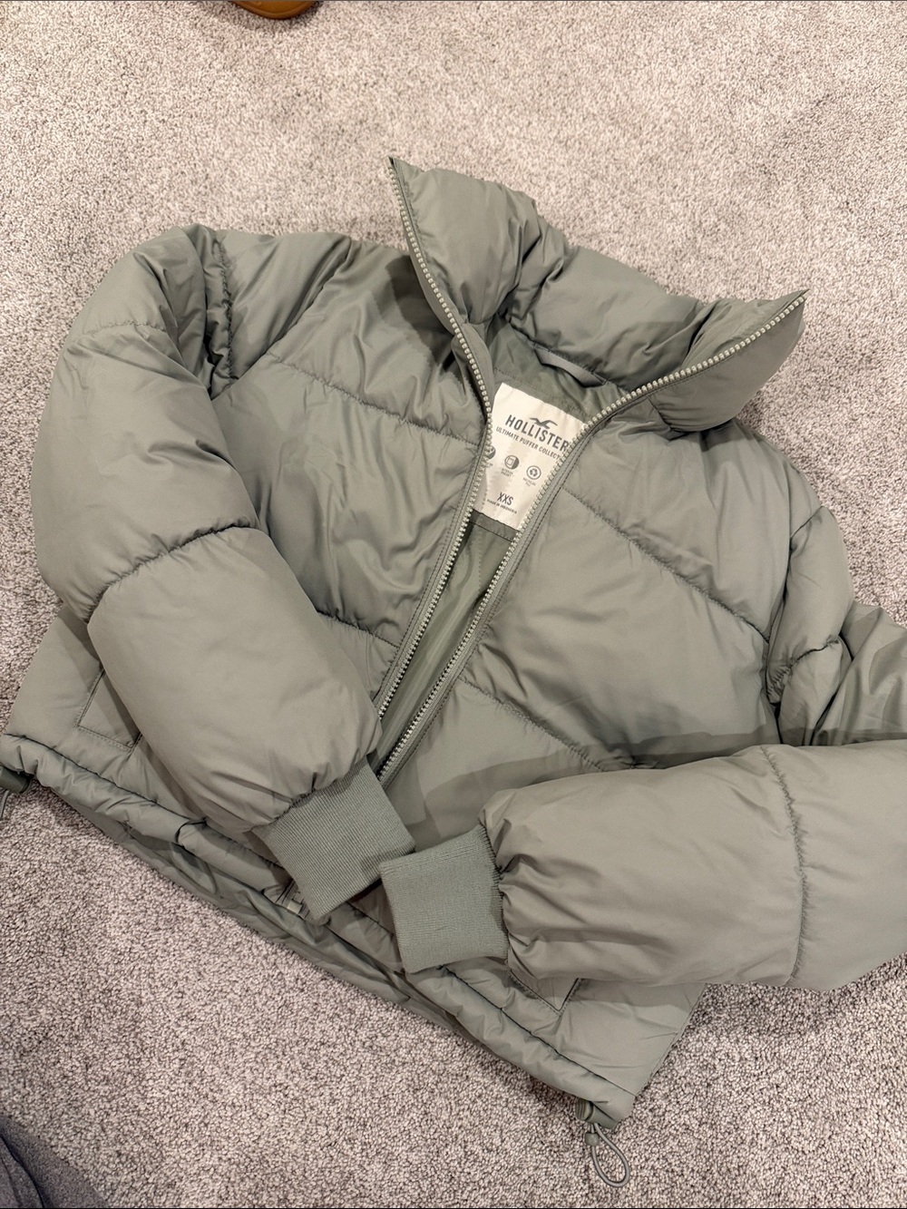 Hollister womens sage Green Puffer Jacket